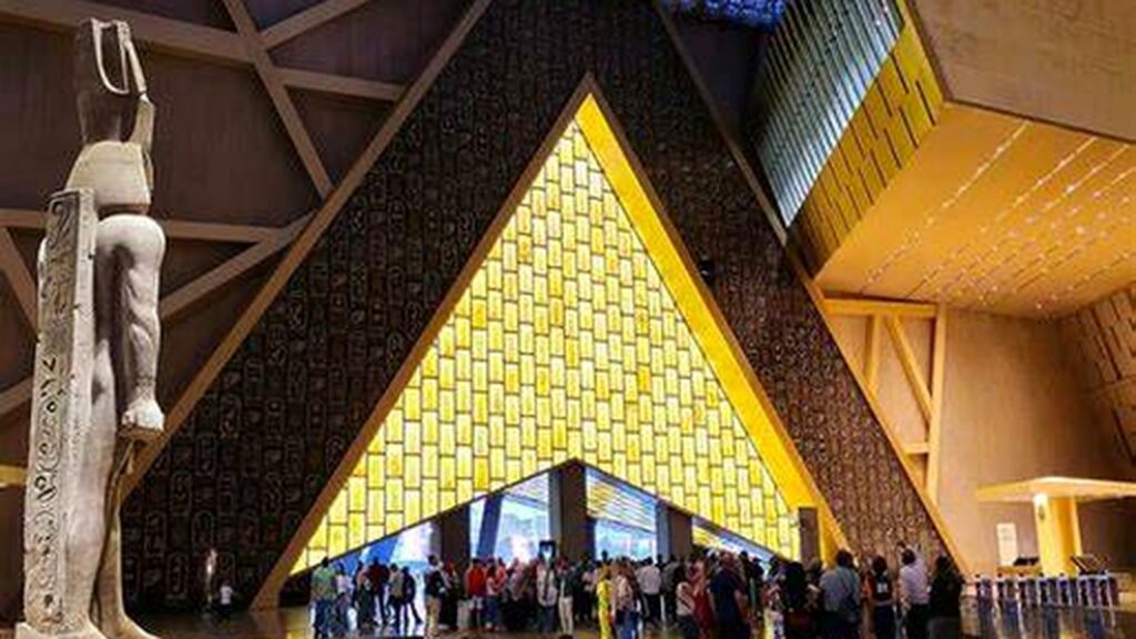 Cairo + Grand Egyptian Museum da Hurghada Cairo + Grand Egyptian Museum da Hurghada